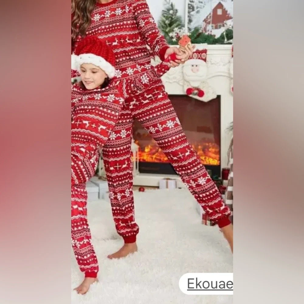 NWT Ekouaer Red Holiday Pajama  Set